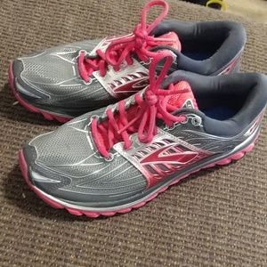 Brooks glycerin running shoes size 8 1/2